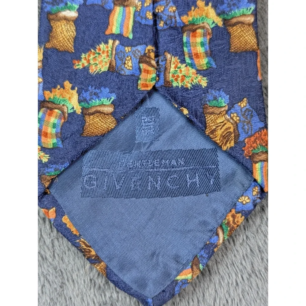 Givenchy Gentleman Men's Tie 100%‎ Silk Navy Blue Novelty Baskets Floral Vintage